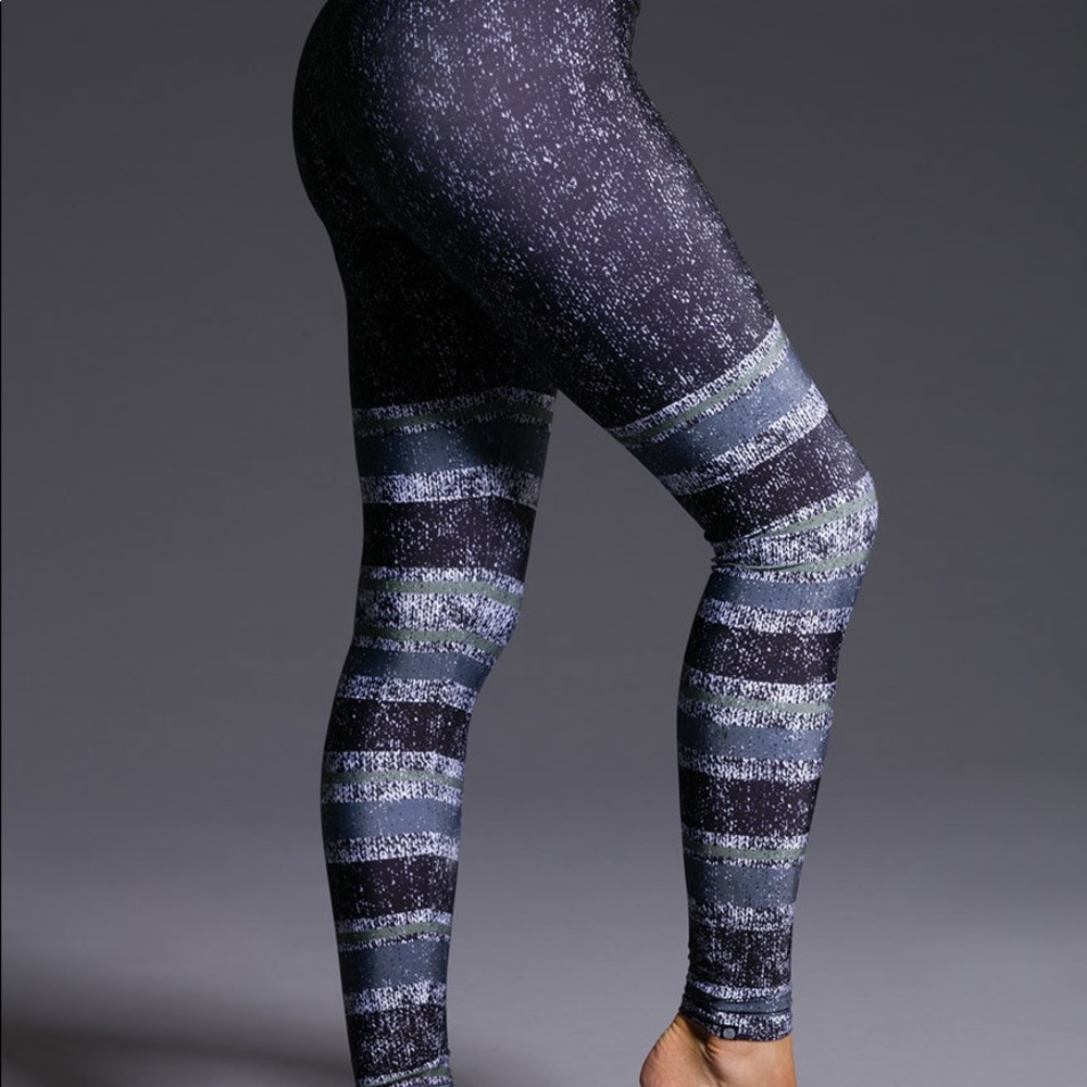 Onzie graphic yoga leggings 229 texture